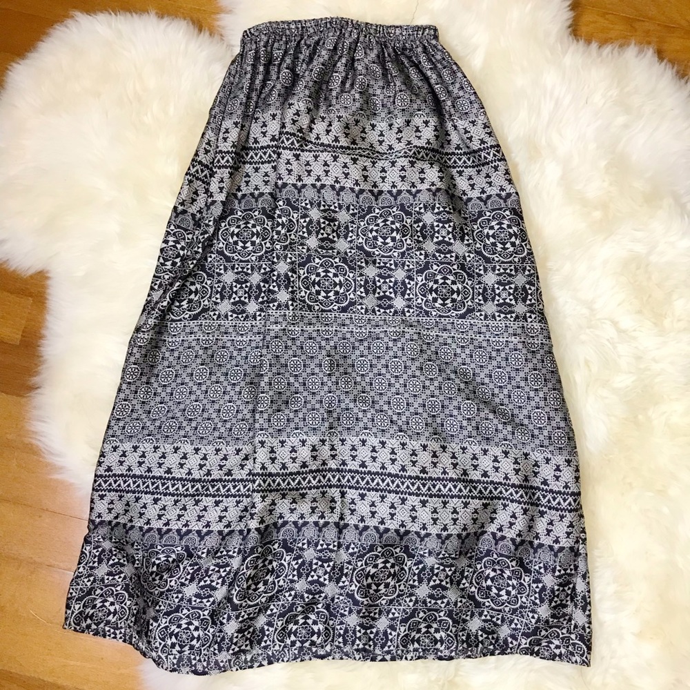 Black and grey elastic waist maxi skirt